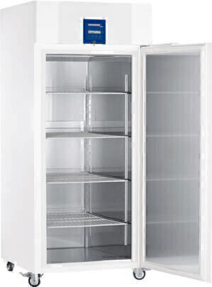 High-Capacity Refrigerator and Freezer with Excellent Energy Efficiency
