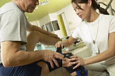 Knee pain injection treatment receives safety approval