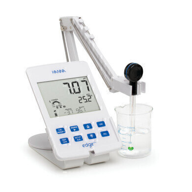 Versitile new full-featured pH/temperature meter with Smart technology
