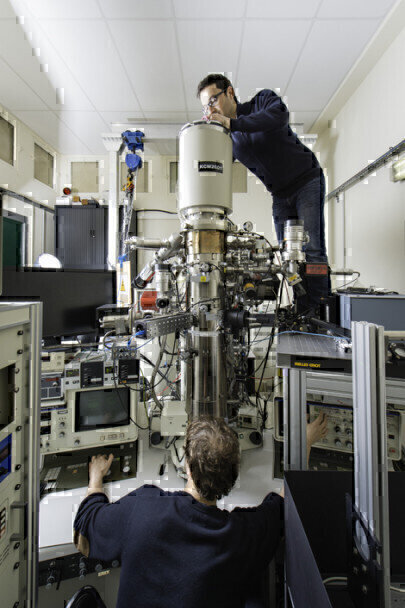 Joint International Laboratory to Develop Ultrafast TEM Labmate Online